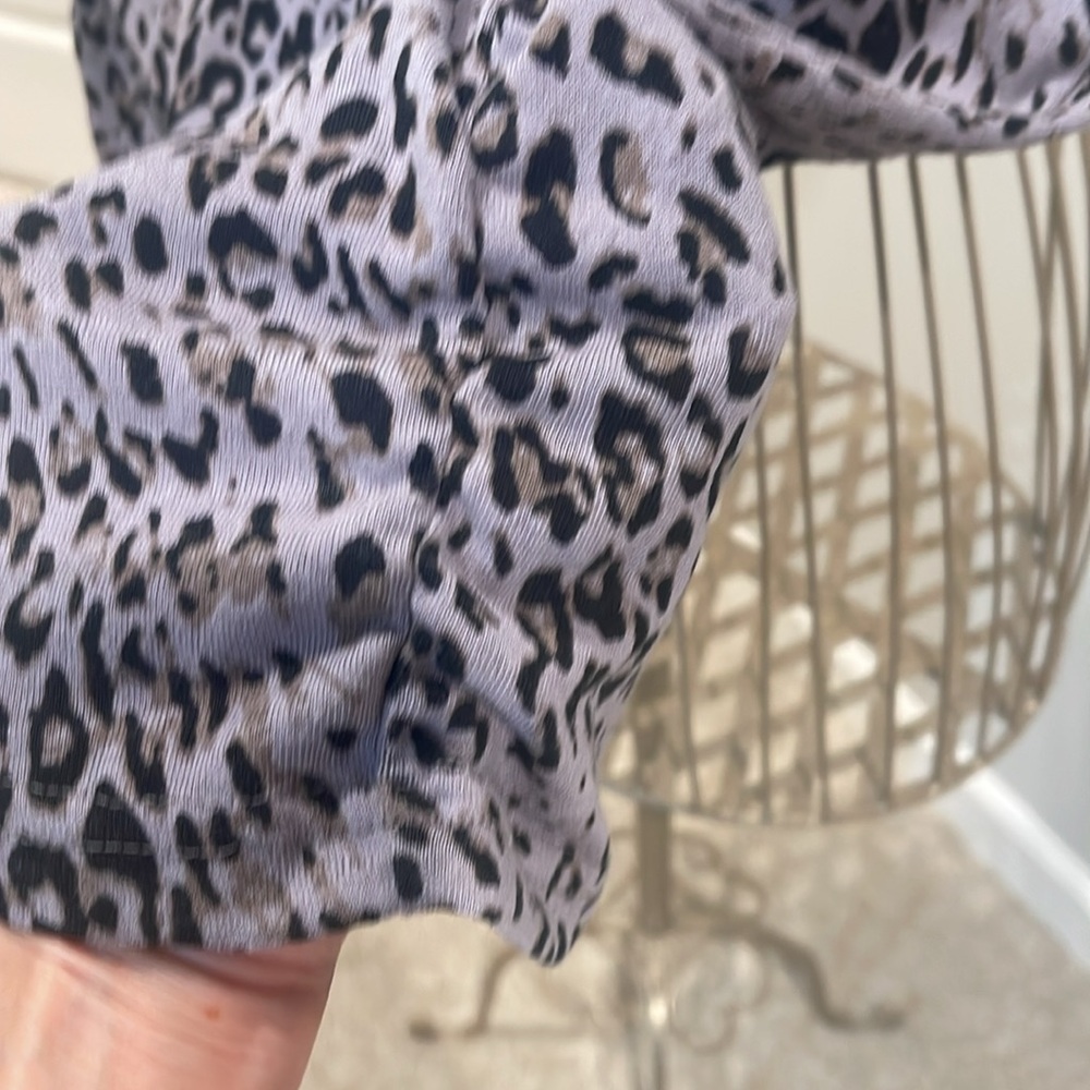 LEOPARD PRINT TOP - Picture 4 of 6